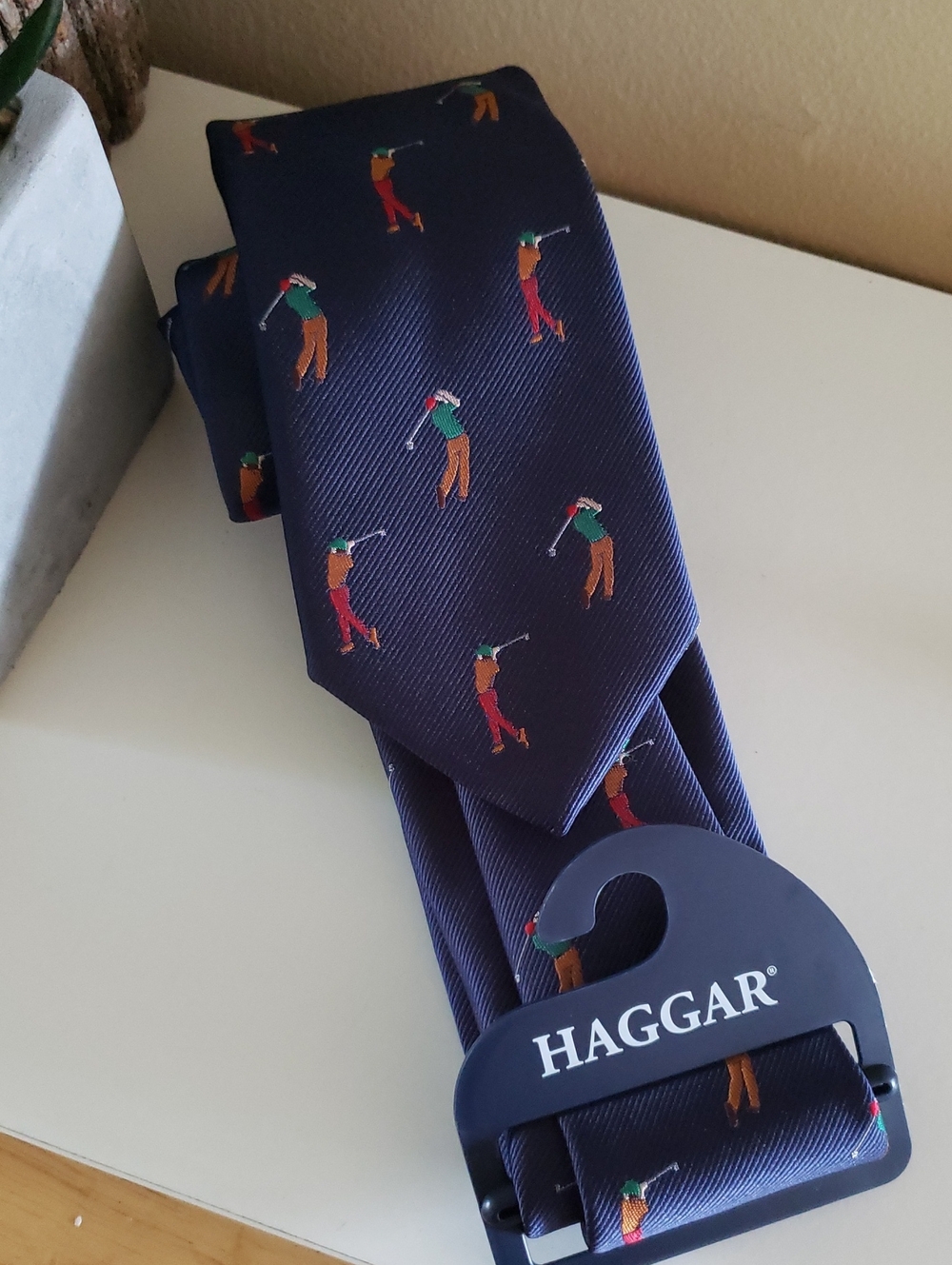 HAGGAR BNWT Golf Print Mens Tie O/S
